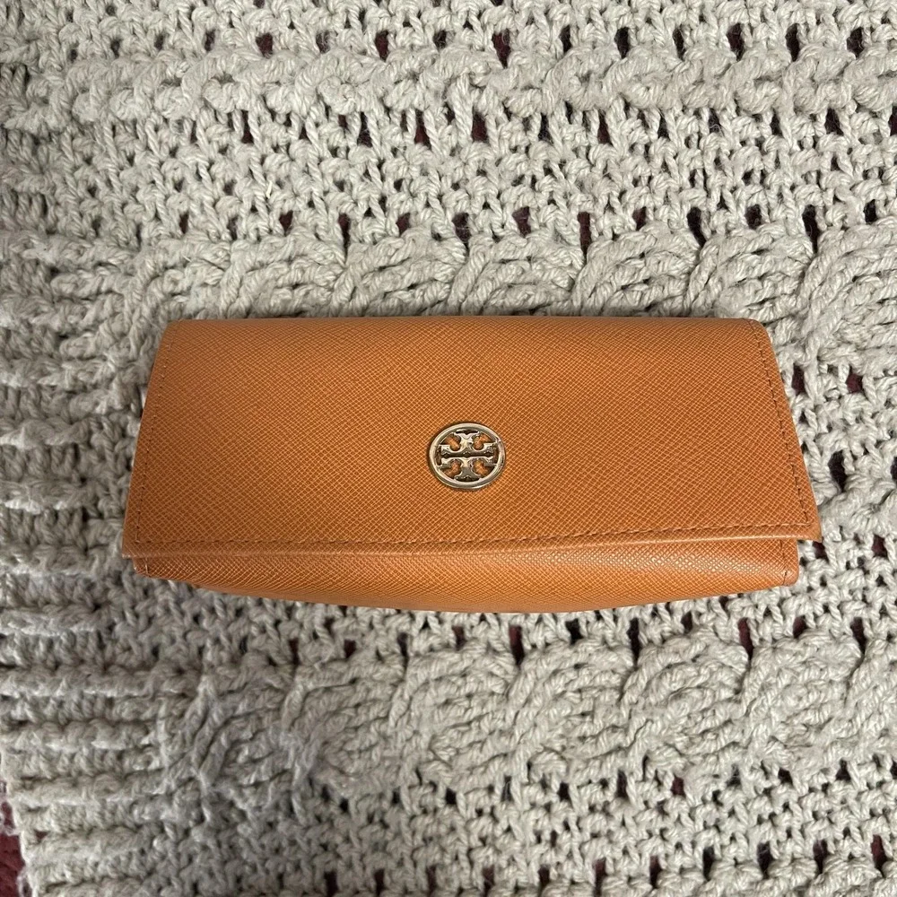 Tory Burch Saffiano Leather Sunglasses Eyeglasses Hard Case Cognac Snap Logo‎
